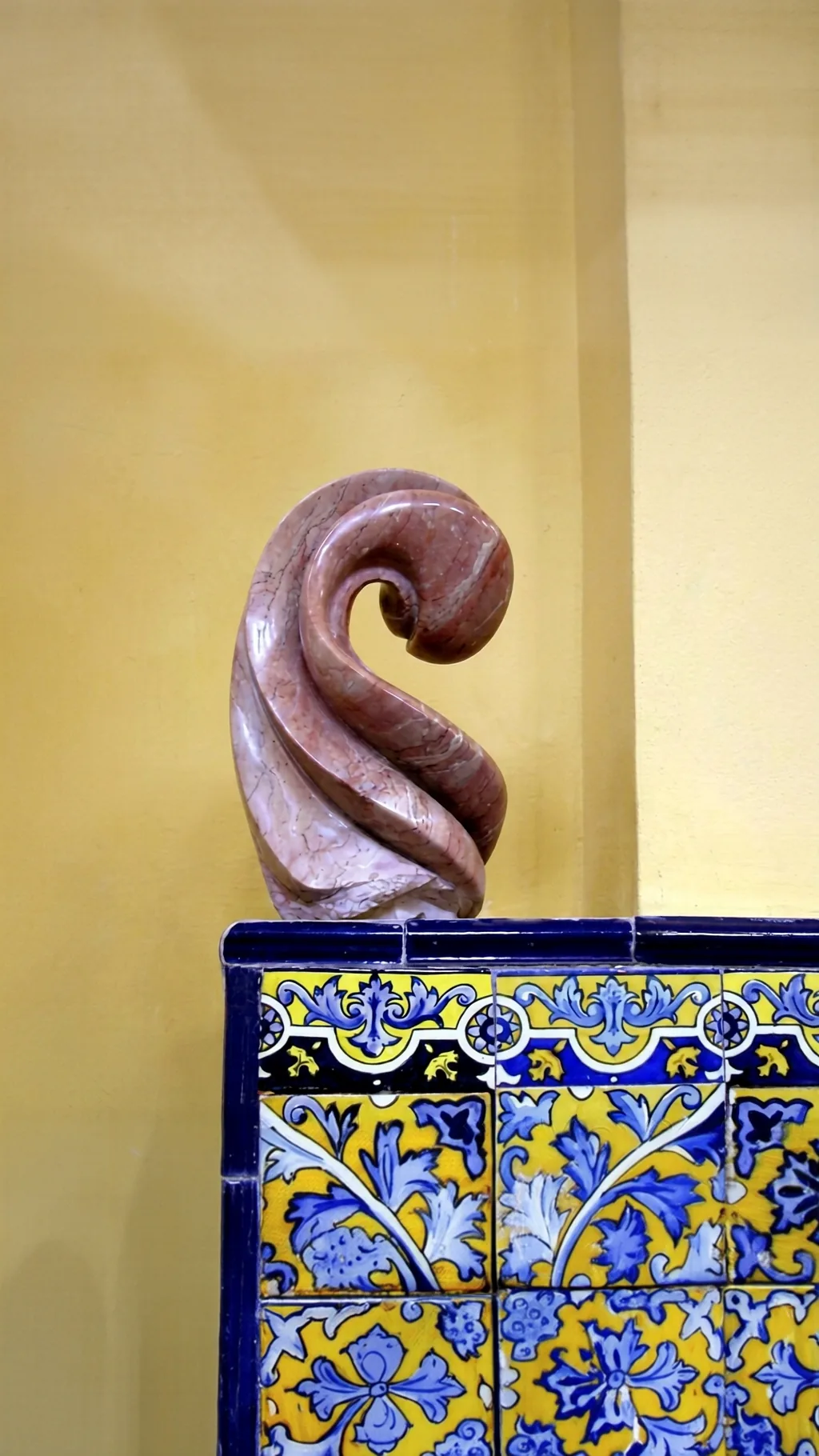 Spirale — Détail marbre rose